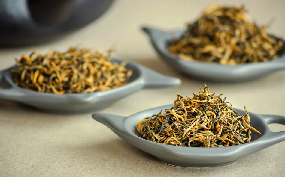 China Golden Yunnan - czarna herbata - dymno-ziemisty aromat